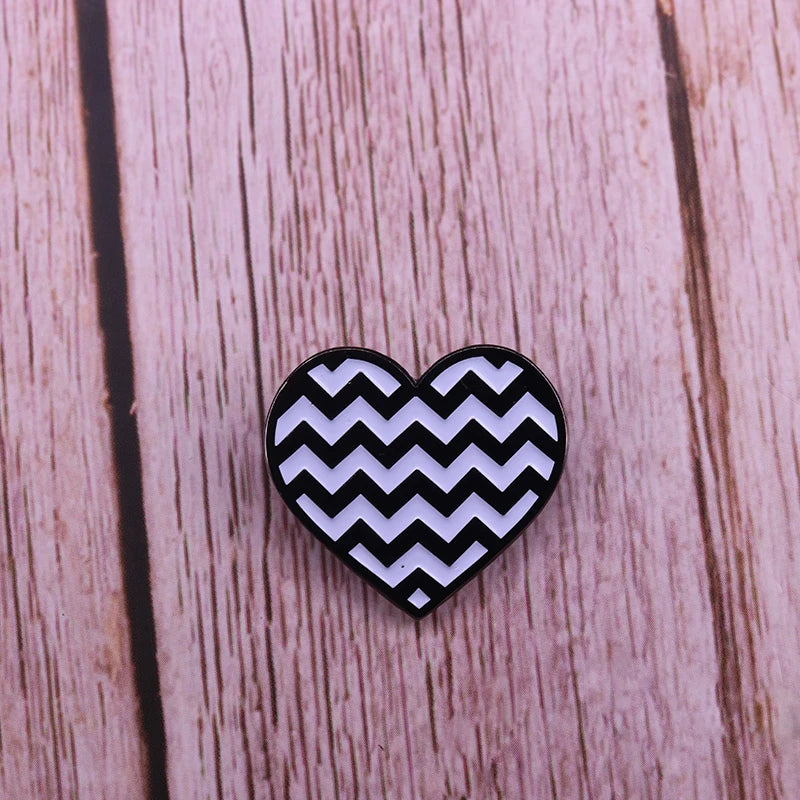 Twin Peaks Pin Damn Fine Double R Coffee Agent Cooper Diane Badge Shovel Black Lodge Owl Brooch David Lynch Movie Fans Addition