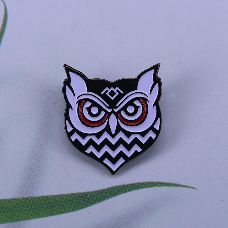 Twin Peaks Pin Damn Fine Double R Coffee Agent Cooper Diane Badge Shovel Black Lodge Owl Brooch David Lynch Movie Fans Addition